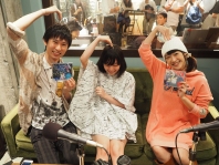 2.5次元シンガー・酸欠少女さユりが、3次元の原宿に登場!原宿女子に人気の自撮りポーズとは?