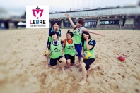 女子ビーチサッカーチーム「大阪レブリBS」の選手が畑中ふうと!