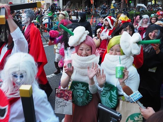 カワハロのスタバコスプレ画像