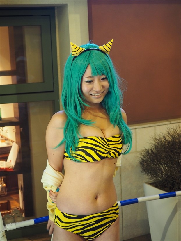 ラムちゃんコスプレはつい胸に目が行く