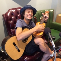 【ブログ-銀座】秋晴れの銀座の空に名曲がふわりふわり！