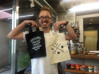 LiLo COFFEE ROASTERSさんからはショップオリジナルのエコバックとコーヒー豆のハンドピック体験をそれぞれ2名様にプレゼント